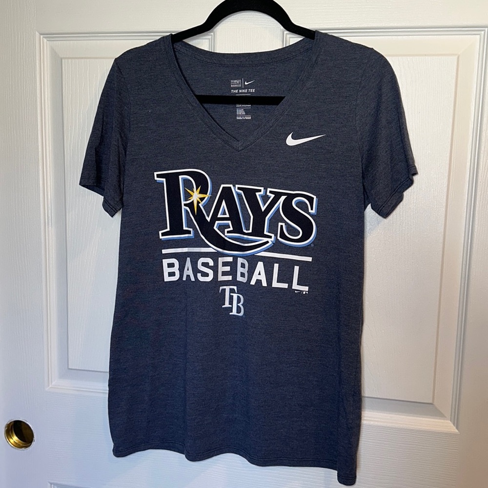 Nike MLB Tampa Bay Rays Baseball Women’s V-neck T-shirt, size medium (M)